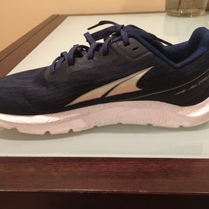Altra Rivera womens sneakers, size 9.5 in navy